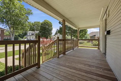 344 North Worth Avenue Elgin IL 60123