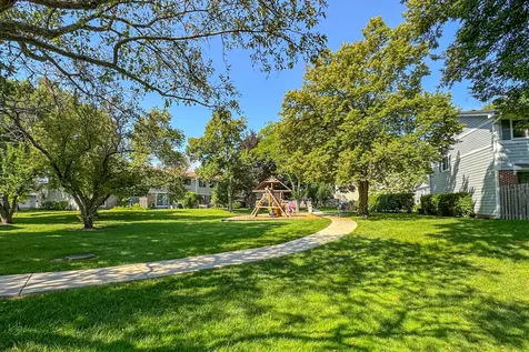416 Swallow Lane Deerfield IL 60015