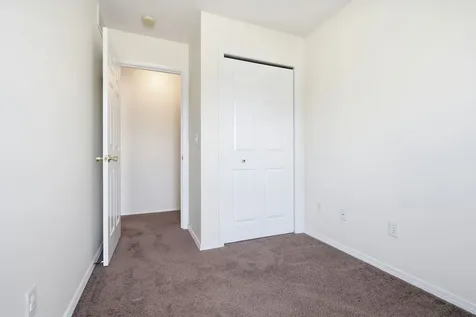 1102 Rader Run Bloomington IL 61704