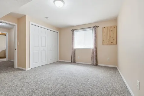 1102 Rader Run Bloomington IL 61704