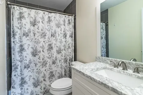 1475 Rebecca Drive Hoffman Estates IL 60194