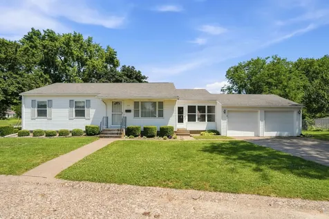 3002 15TH Street Moline IL 61265
