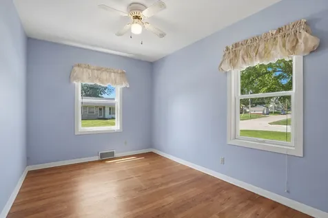 3002 15TH Street Moline IL 61265