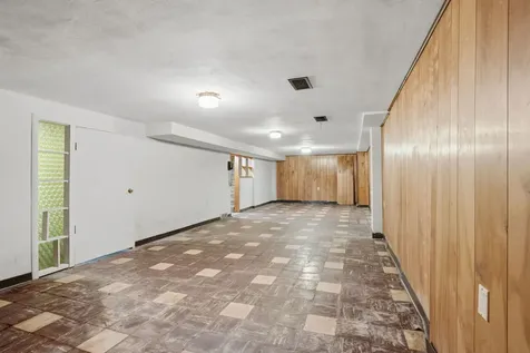 3002 15TH Street Moline IL 61265