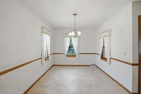 3002 15TH Street Moline IL 61265