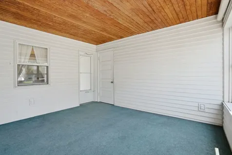 3002 15TH Street Moline IL 61265
