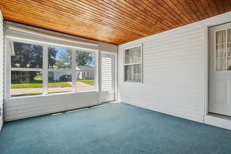 3002 15TH Street Moline IL 61265