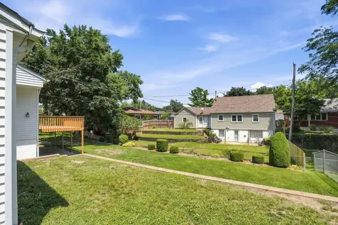 3002 15TH Street Moline IL 61265