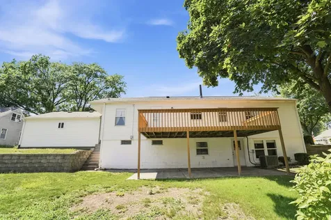 3002 15TH Street Moline IL 61265