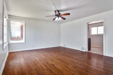 446 Oak Street Des Plaines IL 60016
