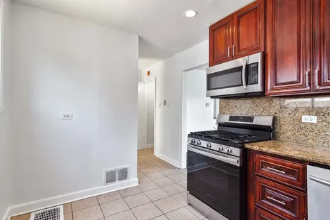 446 Oak Street Des Plaines IL 60016