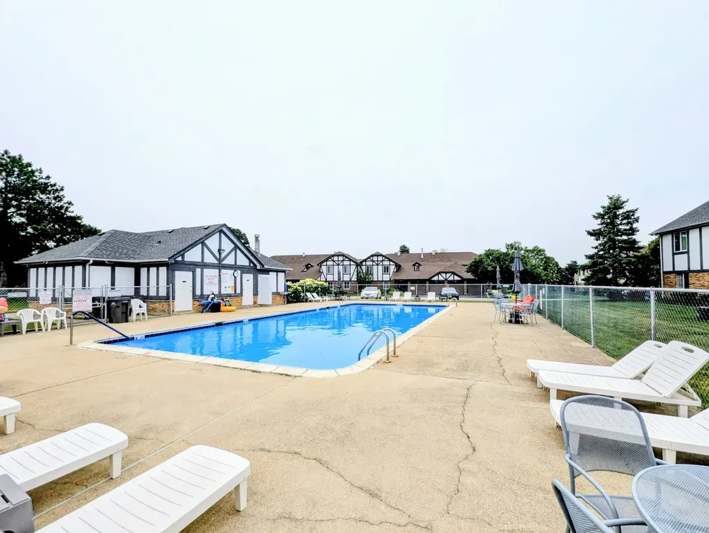 9318 Montgomery Drive Orland Park IL 60462