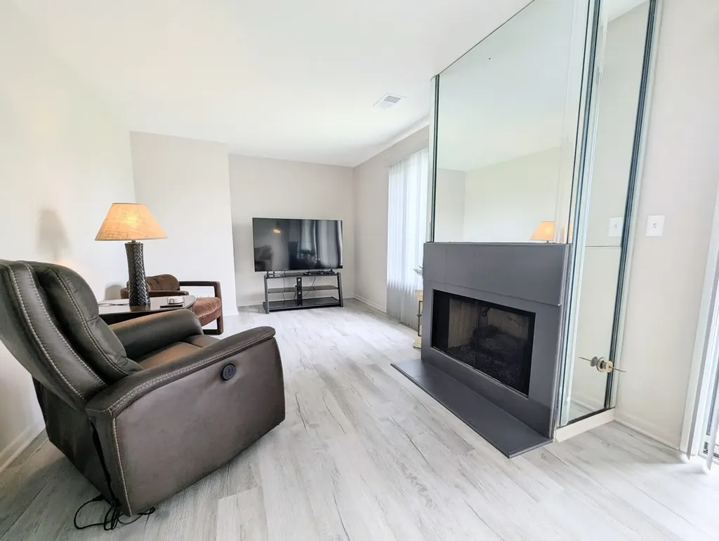 9318 Montgomery Drive Orland Park IL 60462