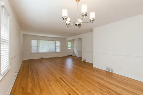 5018 Dobson Street Skokie IL 60077