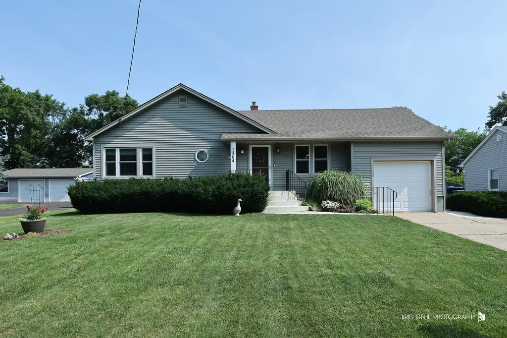 3304 West 3rd Avenue Mchenry IL 60050