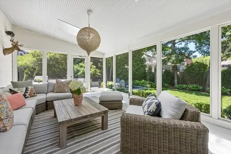 567 Oak Street Winnetka IL 60093