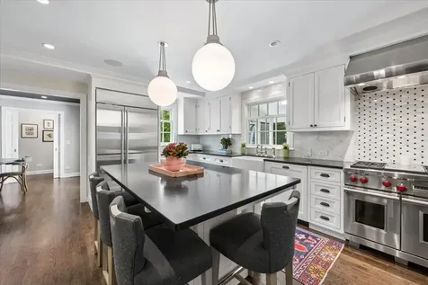 567 Oak Street Winnetka IL 60093
