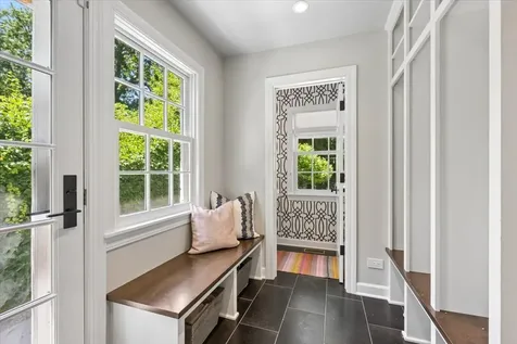 567 Oak Street Winnetka IL 60093