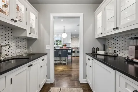 567 Oak Street Winnetka IL 60093