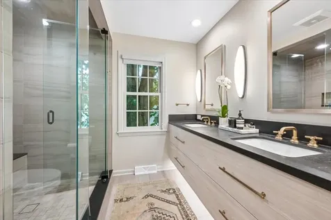 567 Oak Street Winnetka IL 60093