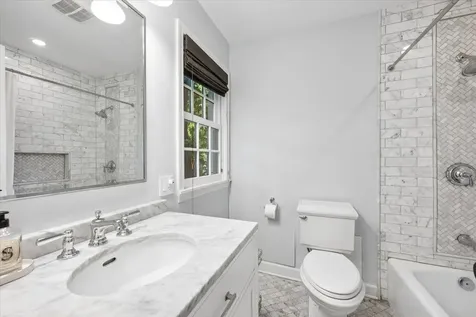 567 Oak Street Winnetka IL 60093