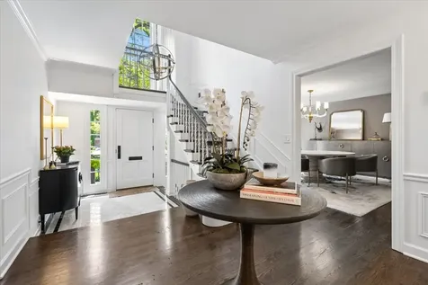 567 Oak Street Winnetka IL 60093