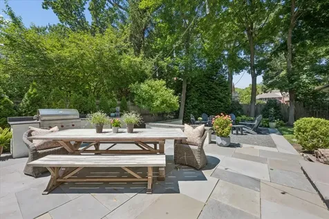 567 Oak Street Winnetka IL 60093
