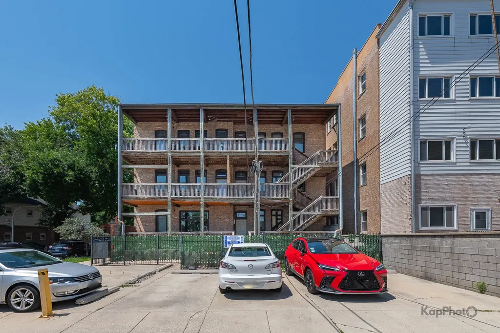 2841 South Wells Street Chicago IL 60616