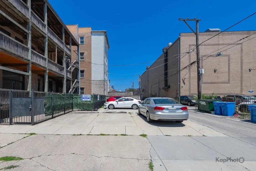2841 South Wells Street Chicago IL 60616