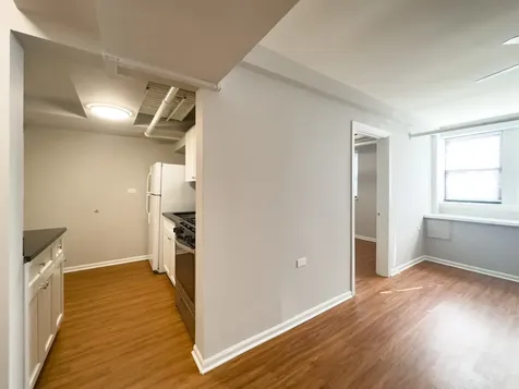 5748 North Winthrop Avenue Chicago IL 60660