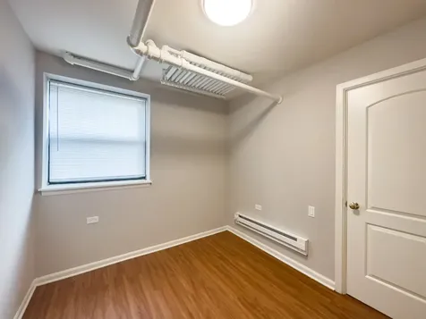 5748 North Winthrop Avenue Chicago IL 60660