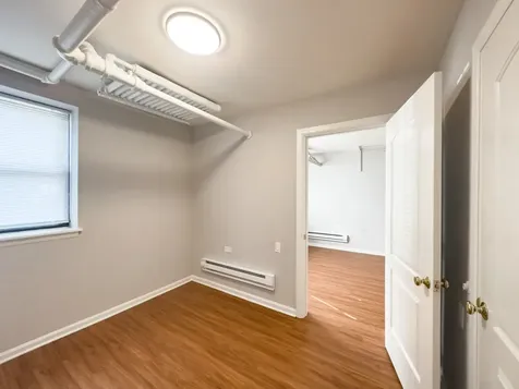 5748 North Winthrop Avenue Chicago IL 60660