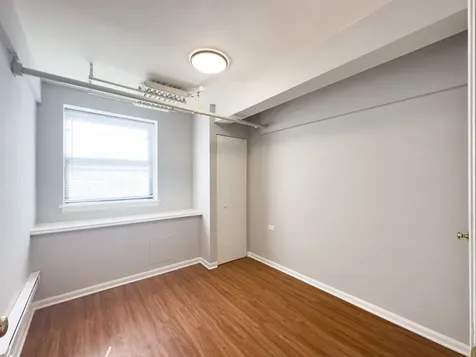 5748 North Winthrop Avenue Chicago IL 60660