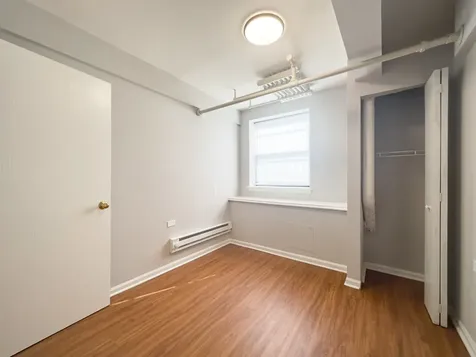 5748 North Winthrop Avenue Chicago IL 60660