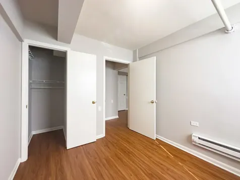 5748 North Winthrop Avenue Chicago IL 60660