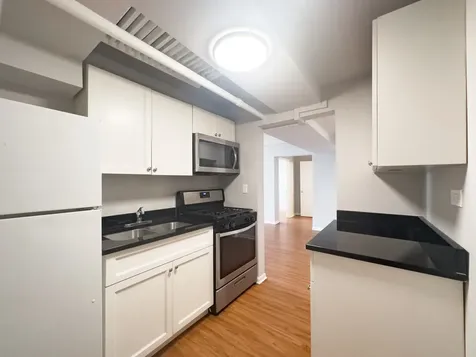 5748 North Winthrop Avenue Chicago IL 60660