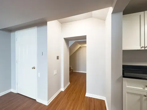 5748 North Winthrop Avenue Chicago IL 60660