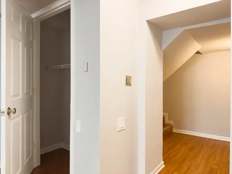 5748 North Winthrop Avenue Chicago IL 60660