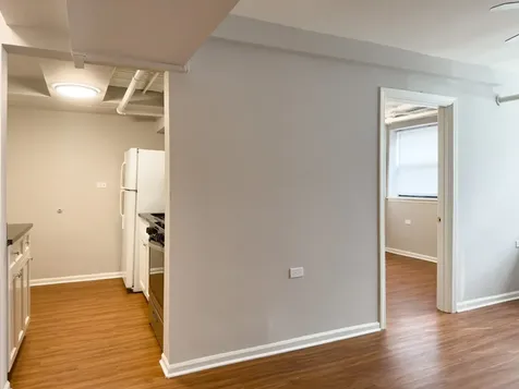 5748 North Winthrop Avenue Chicago IL 60660