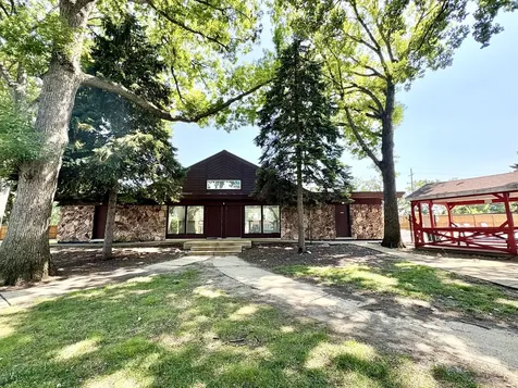 7426 West 111th Street Worth IL 60482