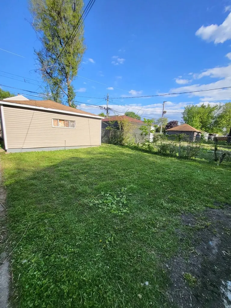 8317 South Aberdeen Street Chicago IL 60620