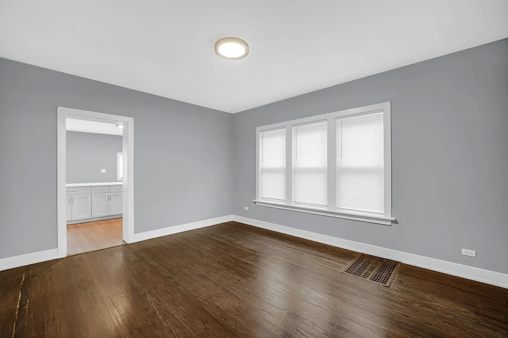 8317 South Aberdeen Street Chicago IL 60620