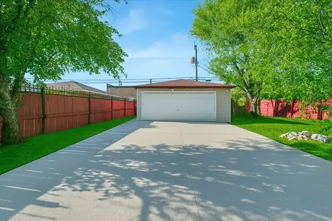 12538 South Justine Street Calumet Park IL 60827