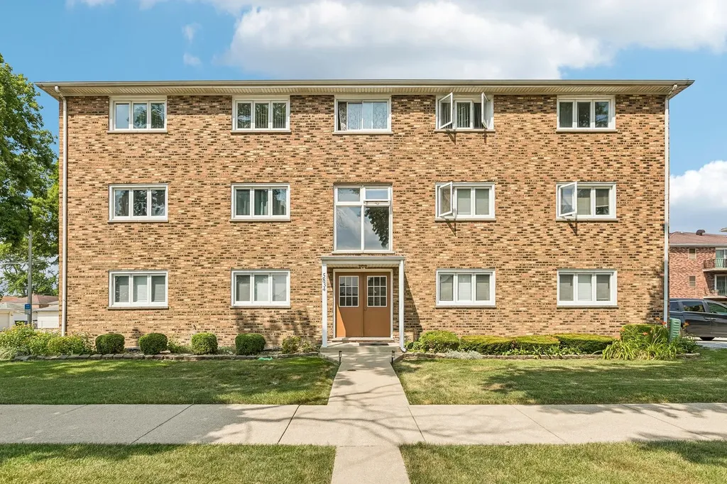 5834 West 77th Street Burbank IL 60459
