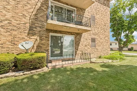 5834 West 77th Street Burbank IL 60459
