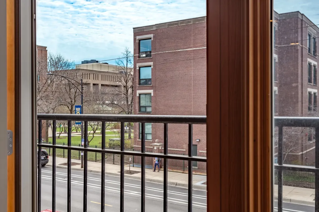 1126 West Fullerton Avenue Chicago IL 60614