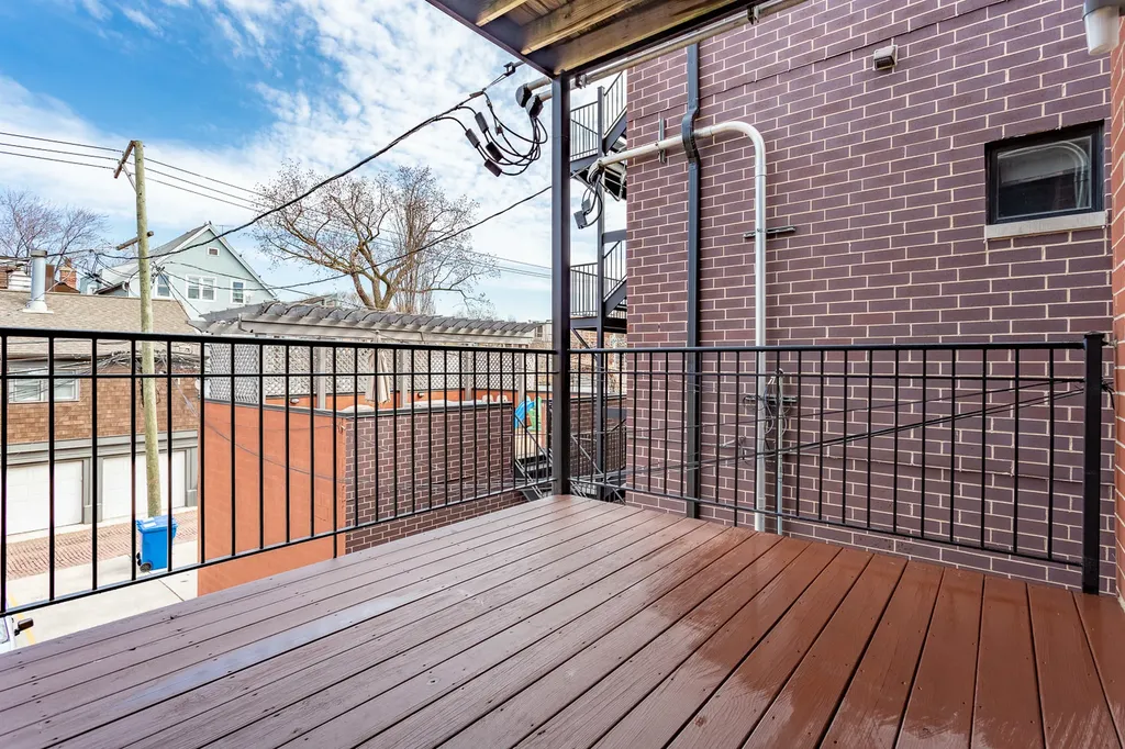1126 West Fullerton Avenue Chicago IL 60614