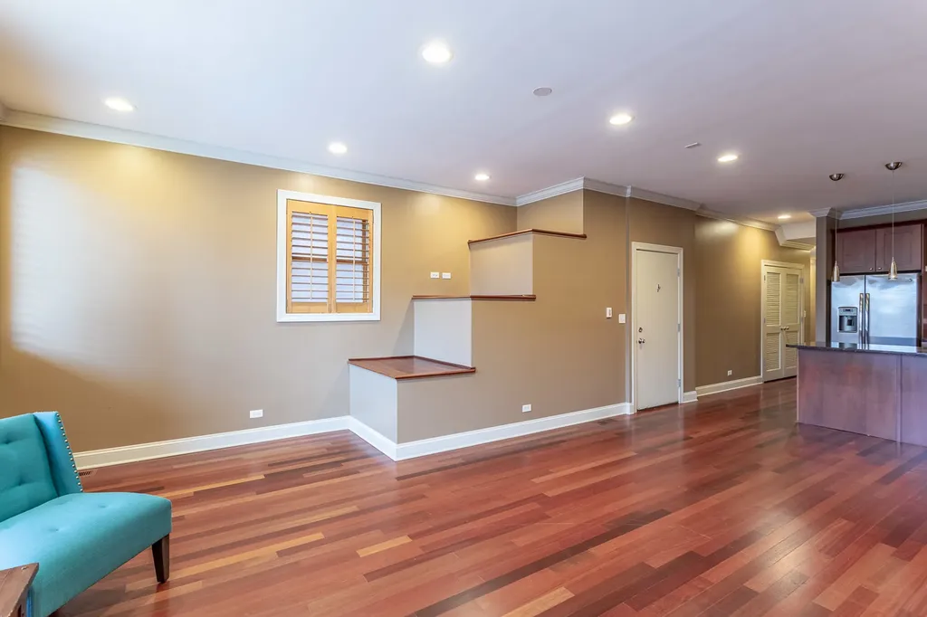 1126 West Fullerton Avenue Chicago IL 60614
