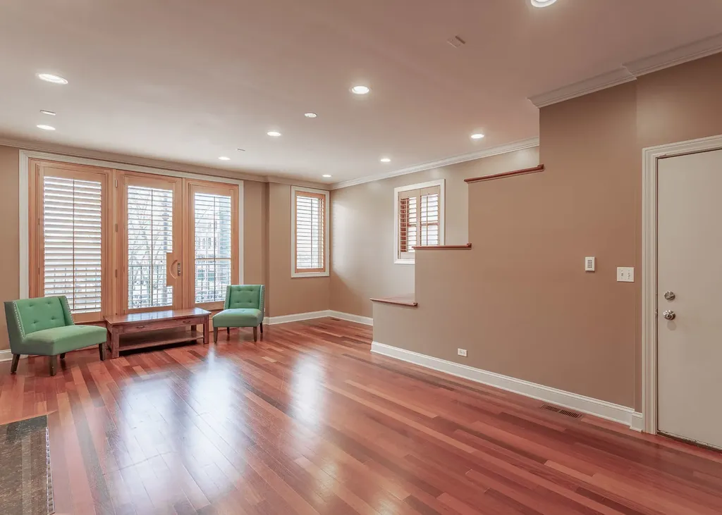 1126 West Fullerton Avenue Chicago IL 60614