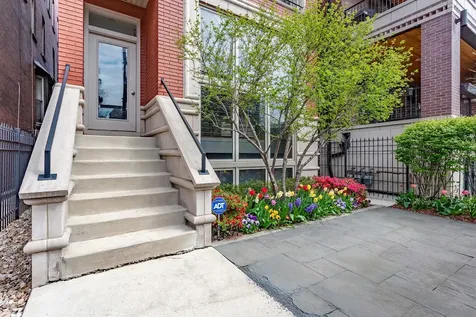 1126 West Fullerton Avenue Chicago IL 60614